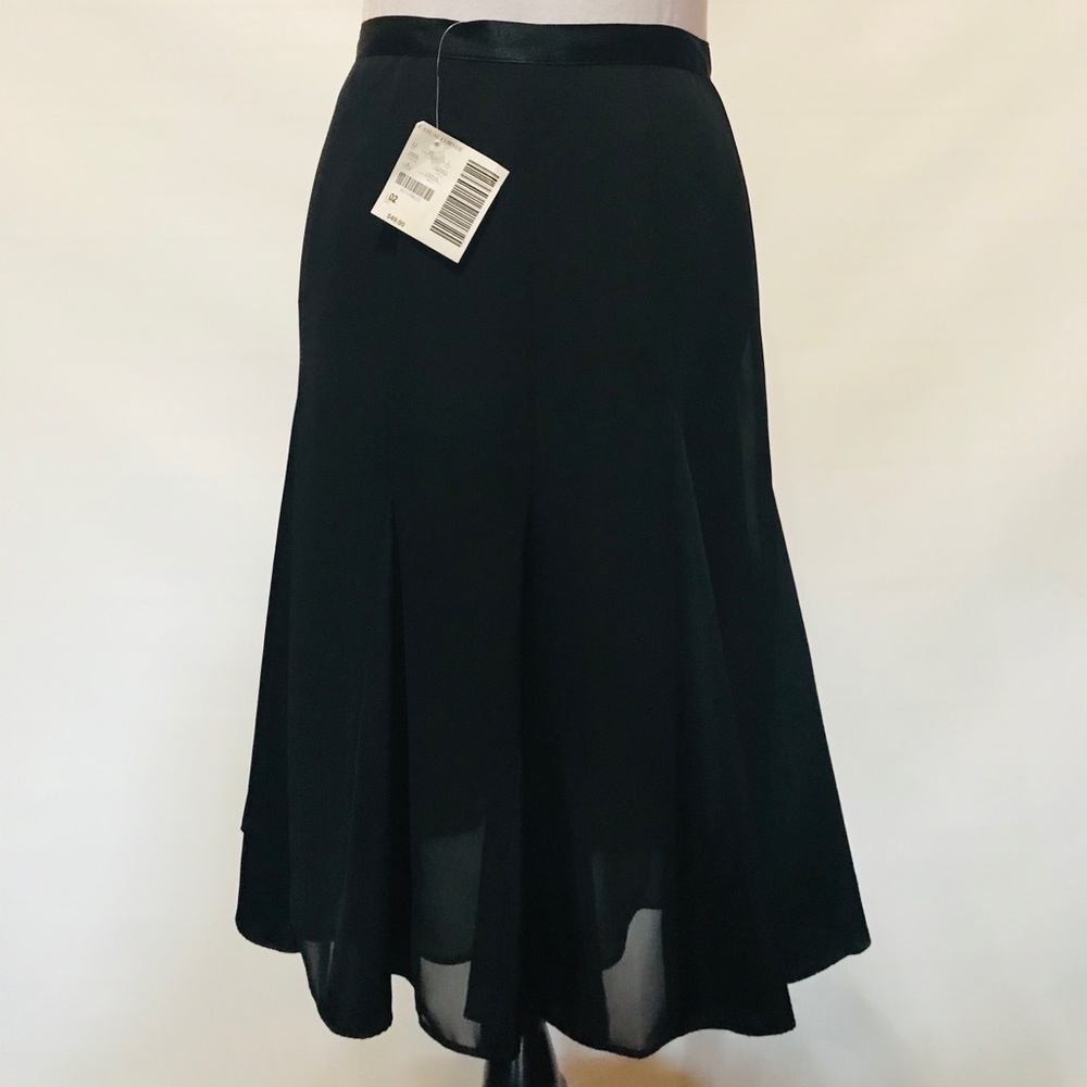 Casual Corner black skirt NWT